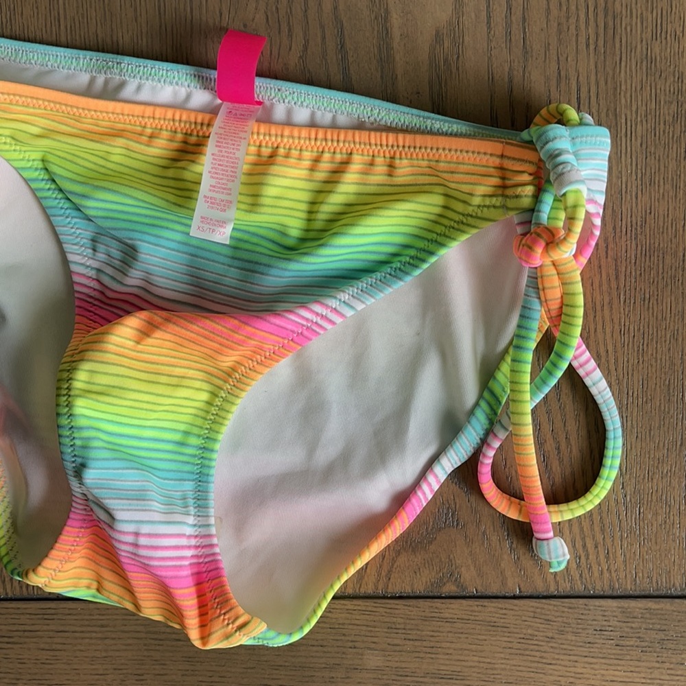 Lot of Victoria Secret Bikinis - Picture 9 of 15